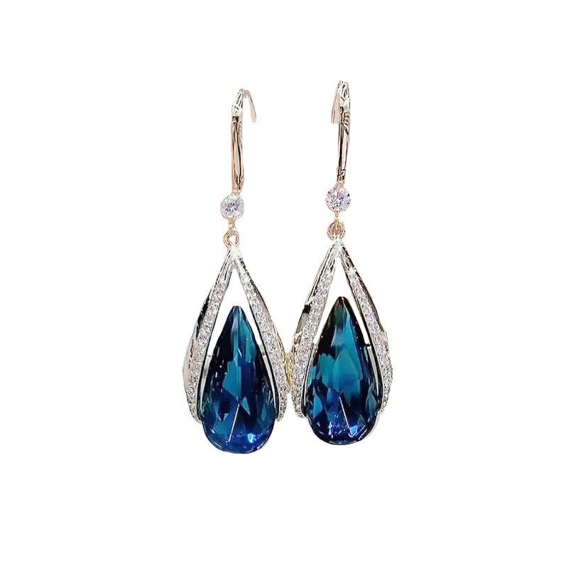 New Delicate Ear Hooks With A Sophisticated Vibe For Women