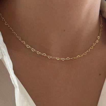 Versatile Minimalist Heart-shaped Necklace