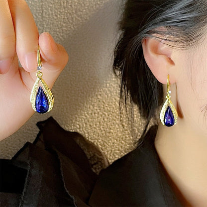 New Delicate Ear Hooks With A Sophisticated Vibe For Women